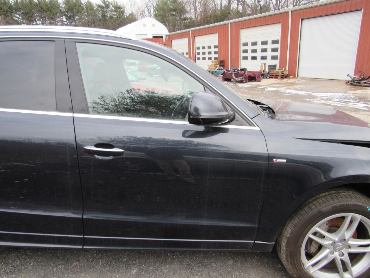 Q5 2015 Glove Box 1104746
