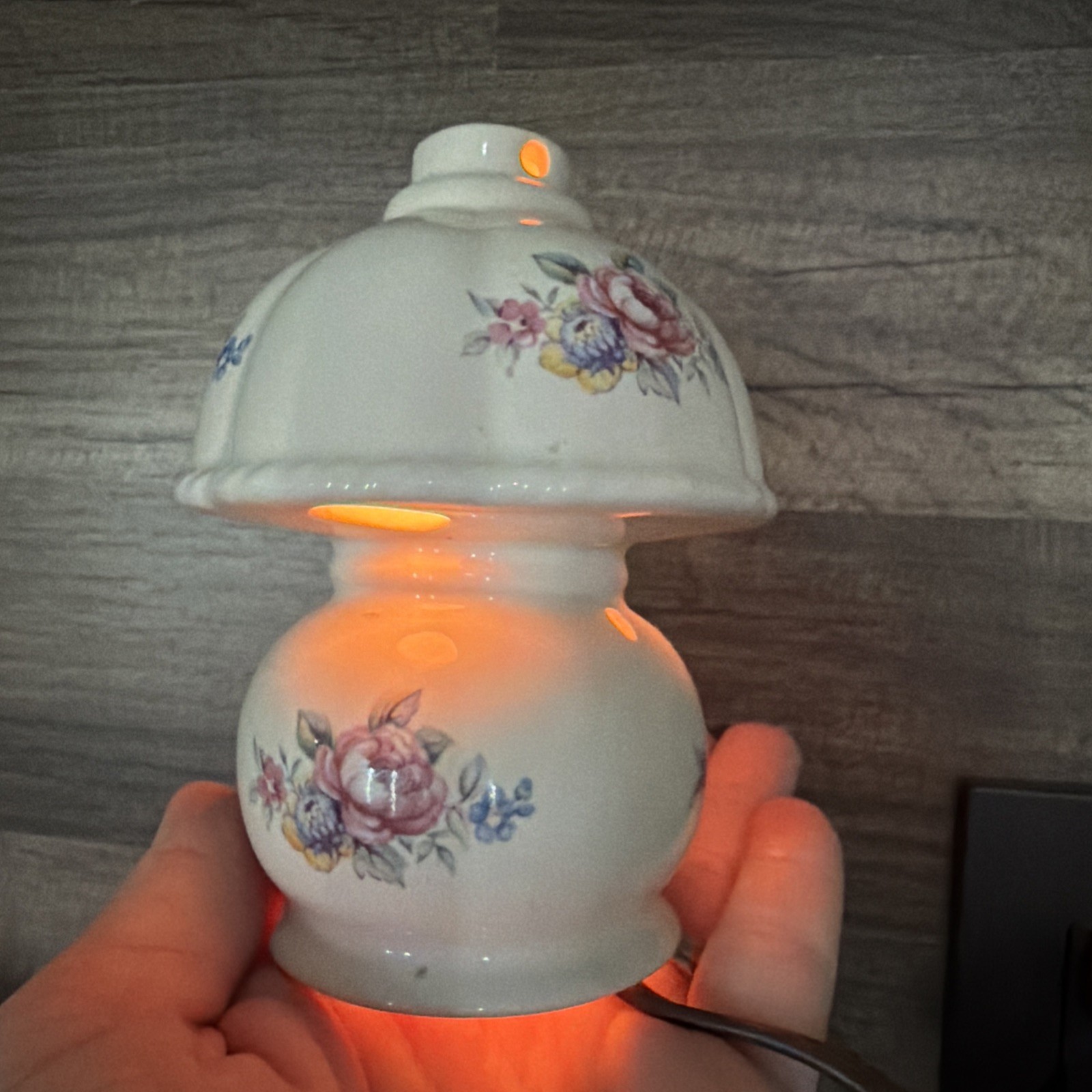 Vintage Athena accents night light Victorian Floral Design Made In USA