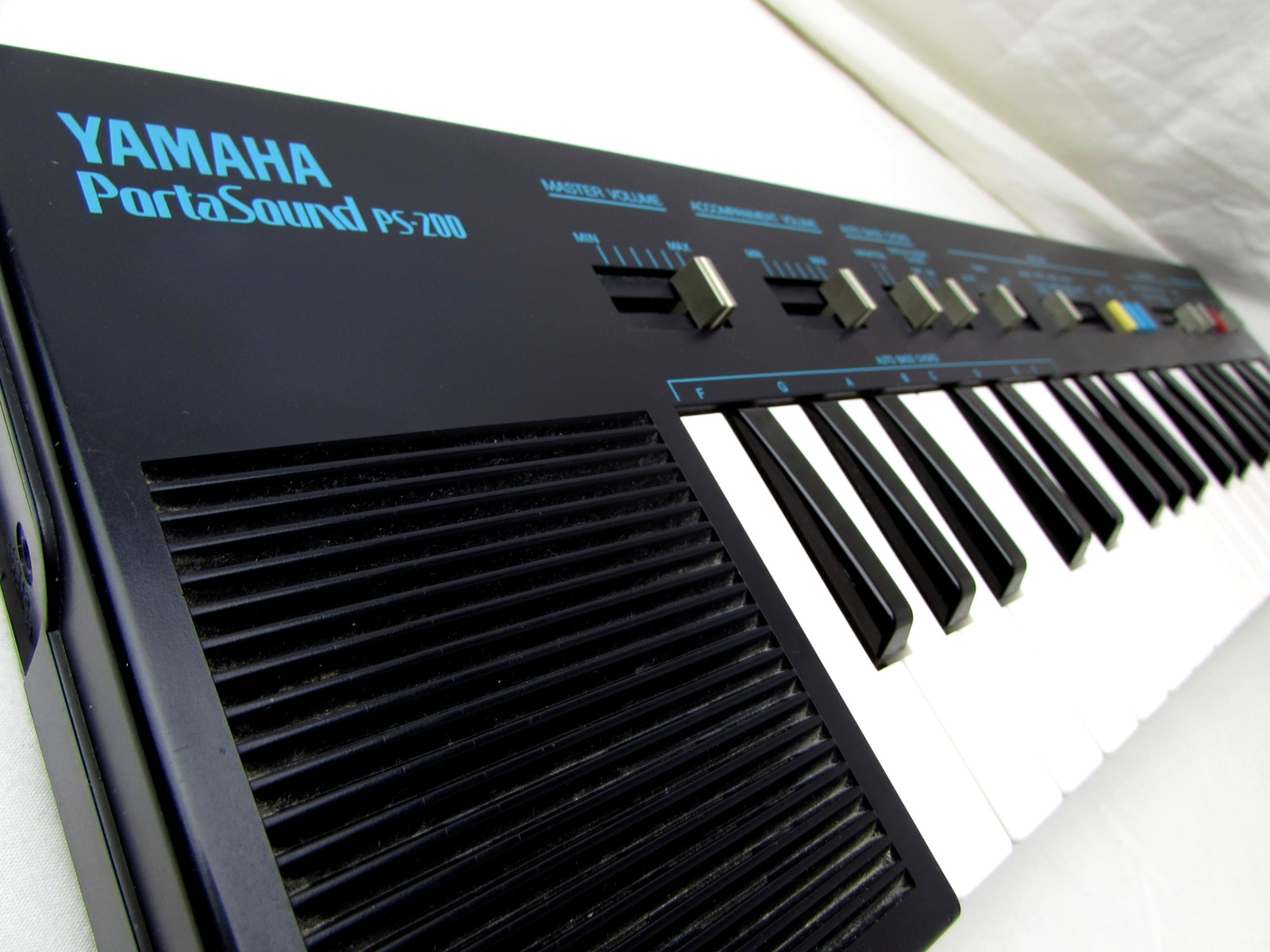 1984 YAMAHA PortaSound PS200 + Adapter 🔴 JAPAN 80s Portable Keyboard ✔️ WORKS!