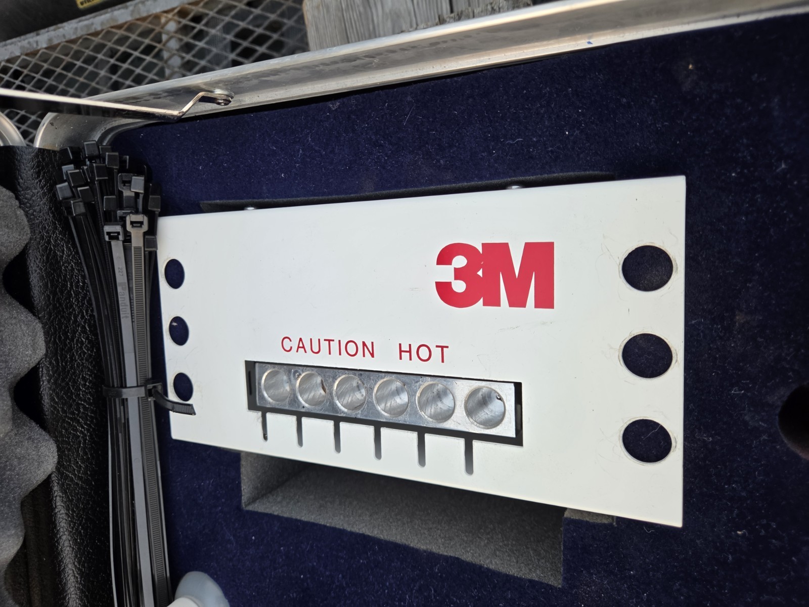 3M 6355 6312 Hot Melt Kit Bundle - w/ Case and Many Additional Components- Look