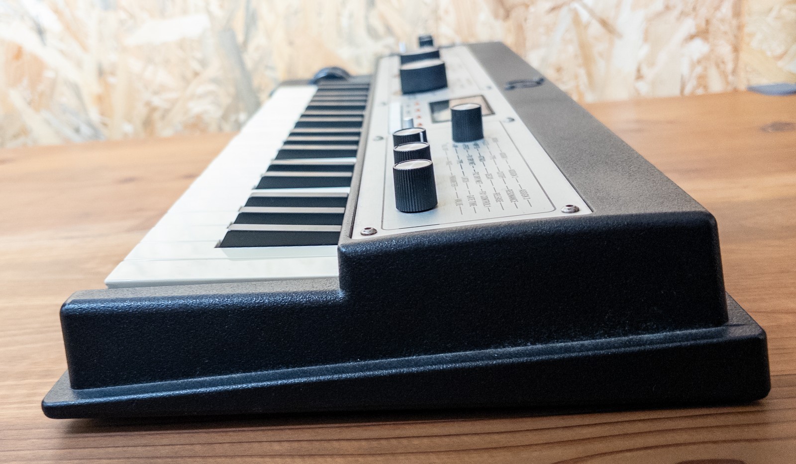 Korg microKORG XL Synthesizer w/ Adapter Tested Working Cleaned No Mic