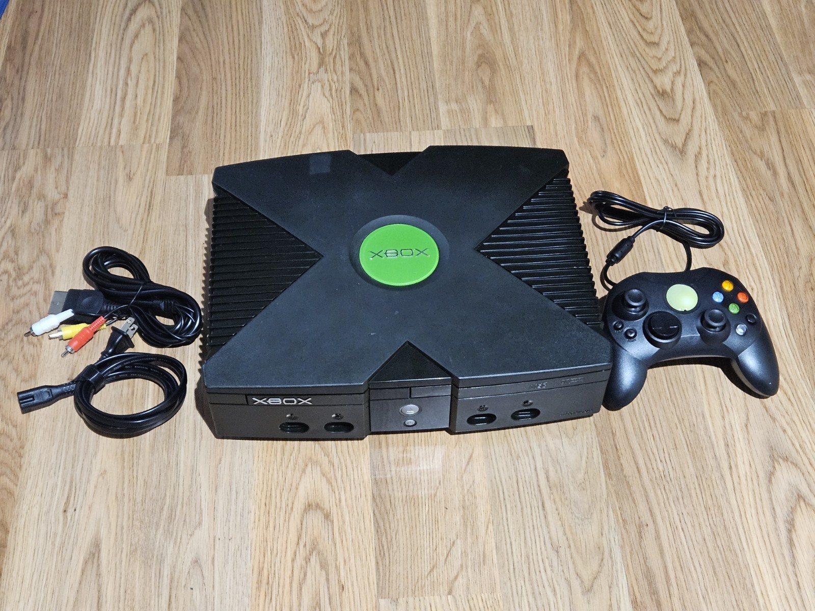 Microsoft Original Xbox Console Bundle! XBOX! 1 CONTROLLER! W/ ALL CORDS!