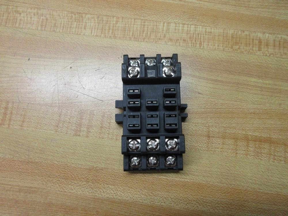 Young NDSQ-11A Relay Socket NDSQ11A