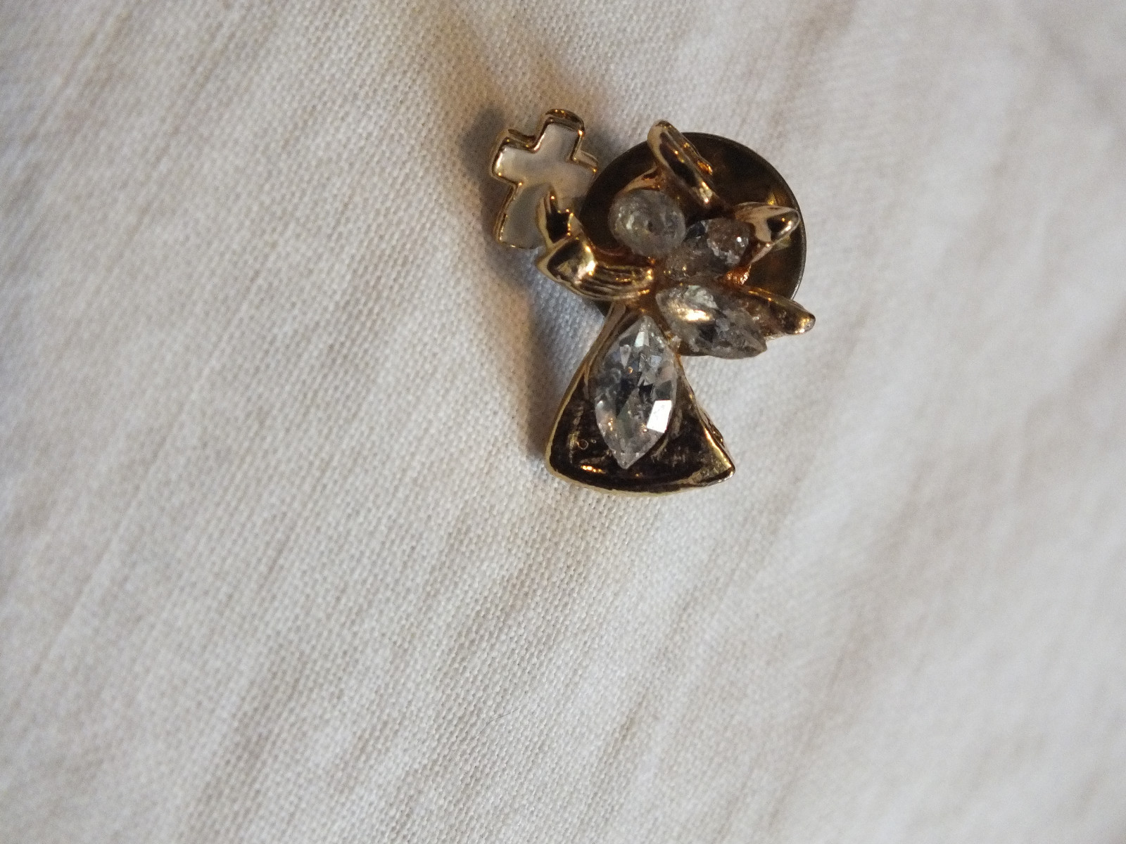 Brooch Pin Gold Tone Angel White Enamel Cross Sparkling Clear Rhinestones NICE
