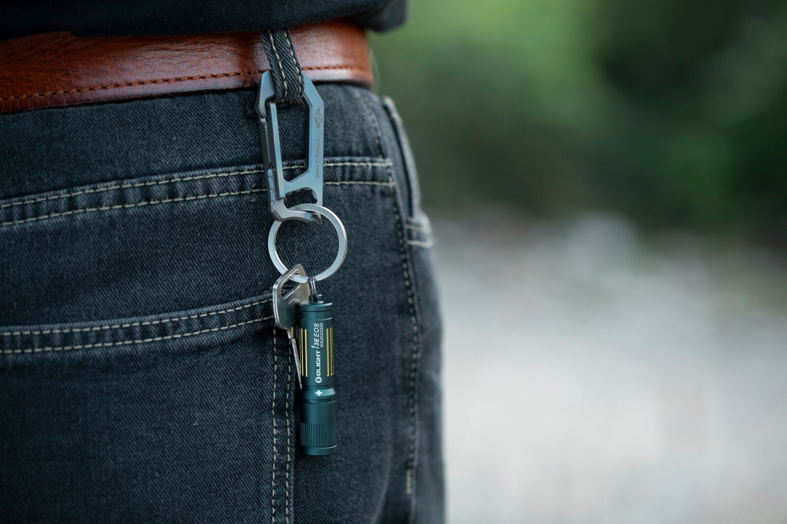 Olight I3E EOS Dream Blue EDC Keychain Waterproof LED Flashlight, 90 Lumen, 1AAA