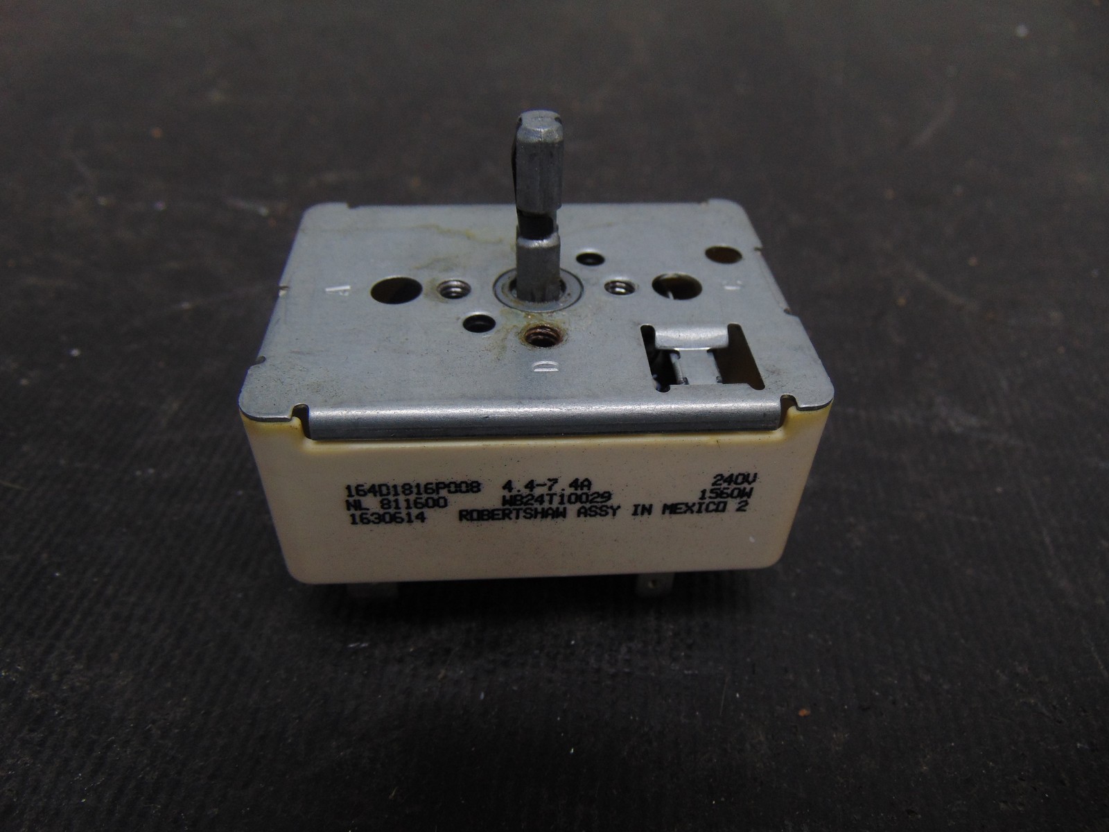 WB24T10029 GE Range JBS60DK1WW Surface Element Control Switch 1,500-Watt