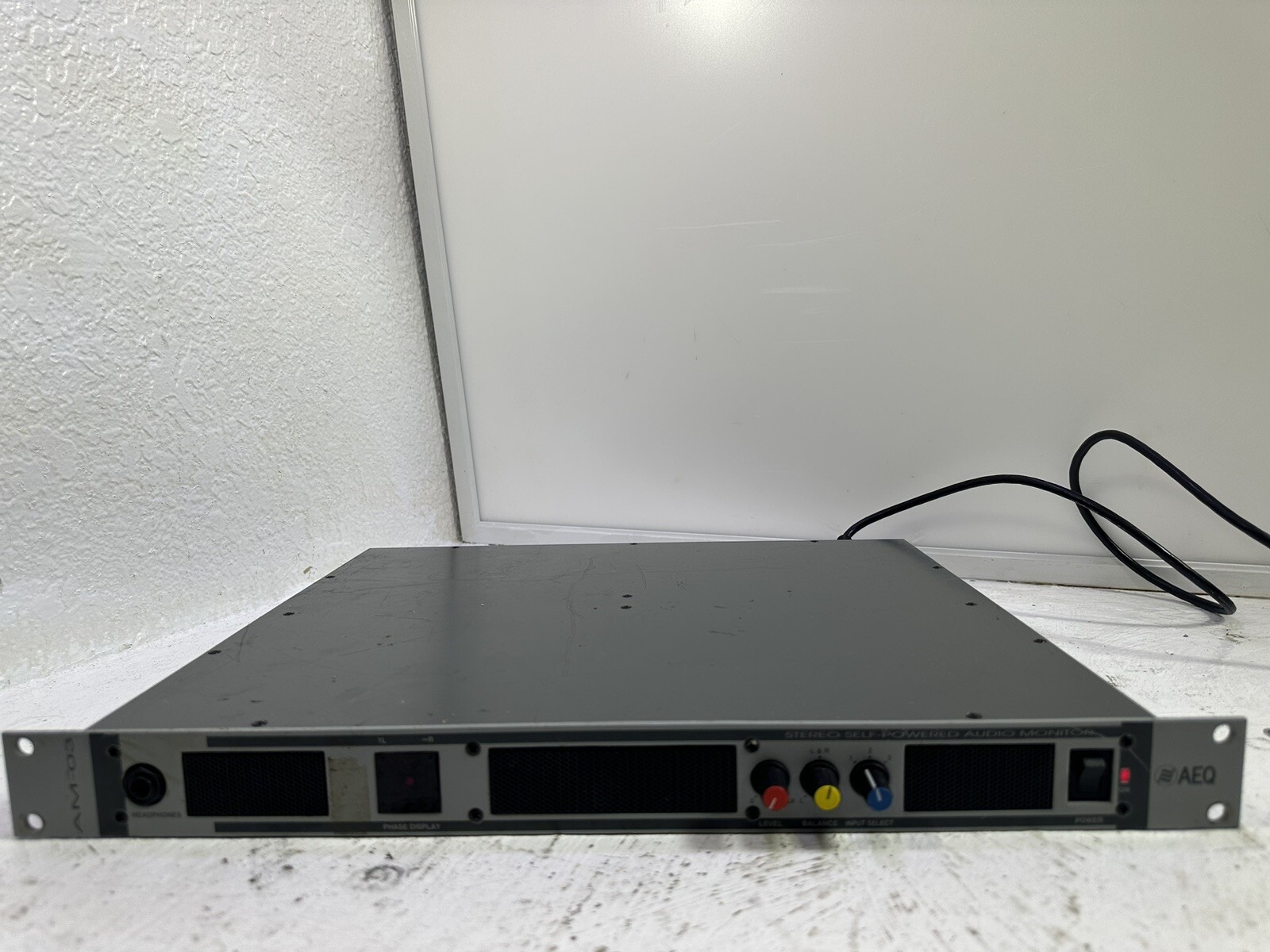 AEQ AM-03 Broadcast Stereo Self-Powered Analog Audio Monitor