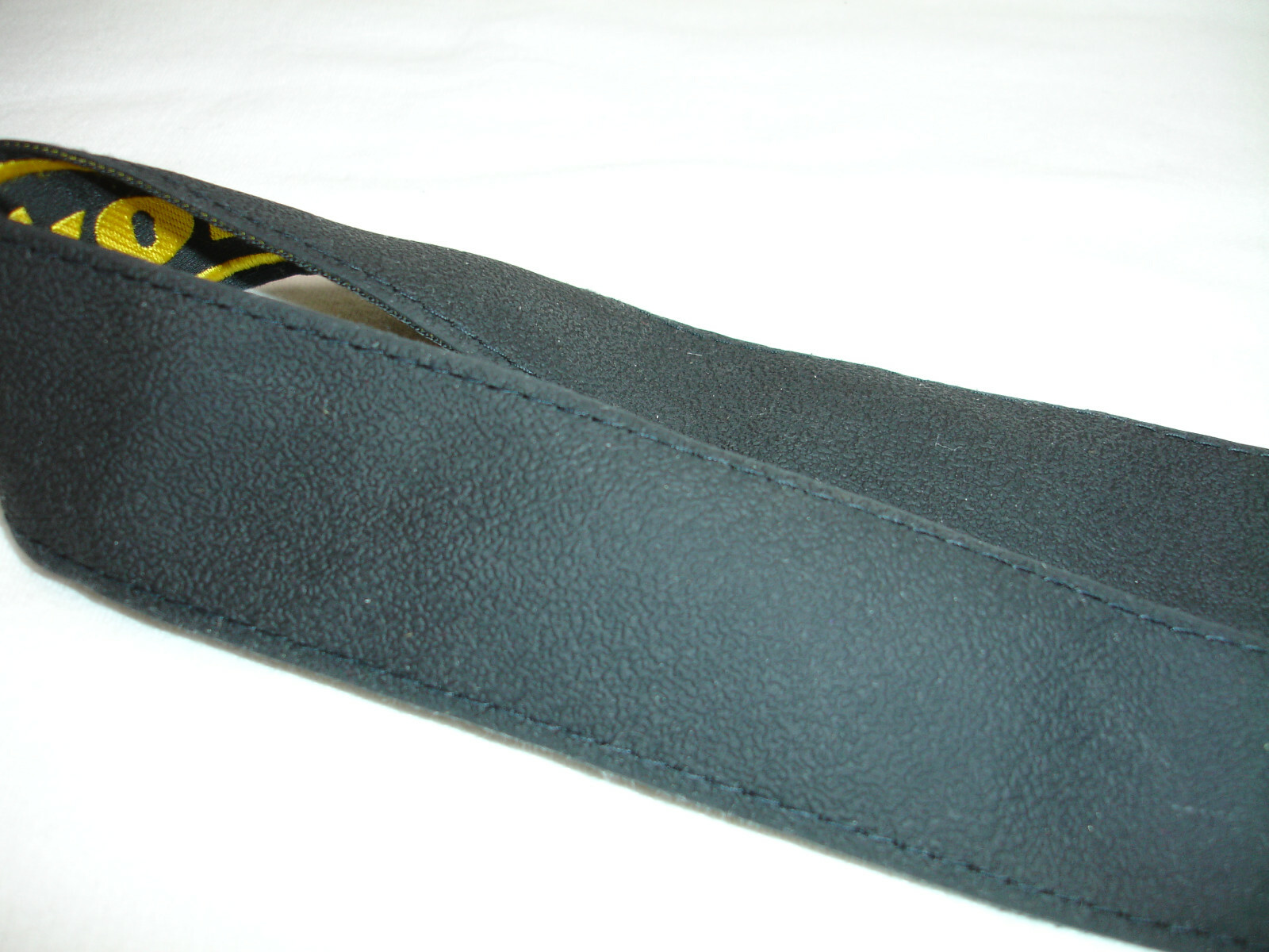 NIKON D850 CAMERA NECK STRAP , AN-DC18 , OEM