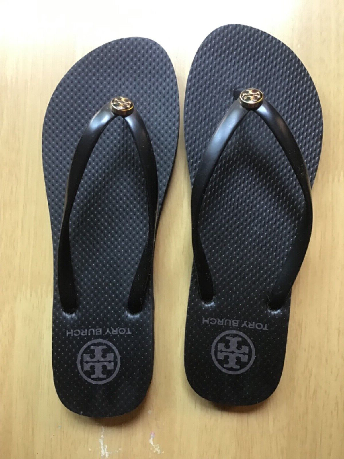 NWOB TORY BURCH MONOGRAM FLIP FLOPS (SIZE 7) rubber thong sandals Black