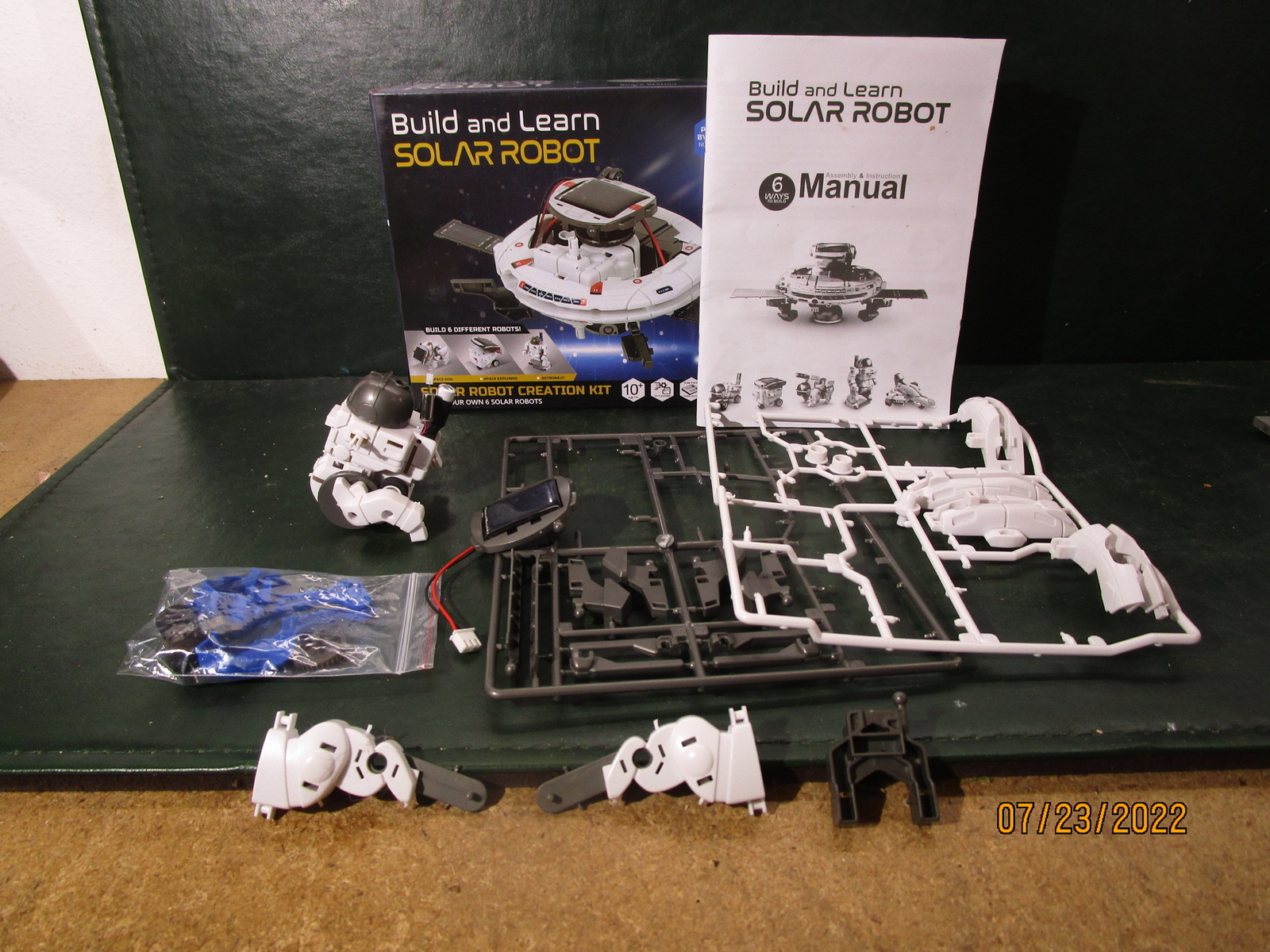 STEM Build and Learn Solar Robot Open Box