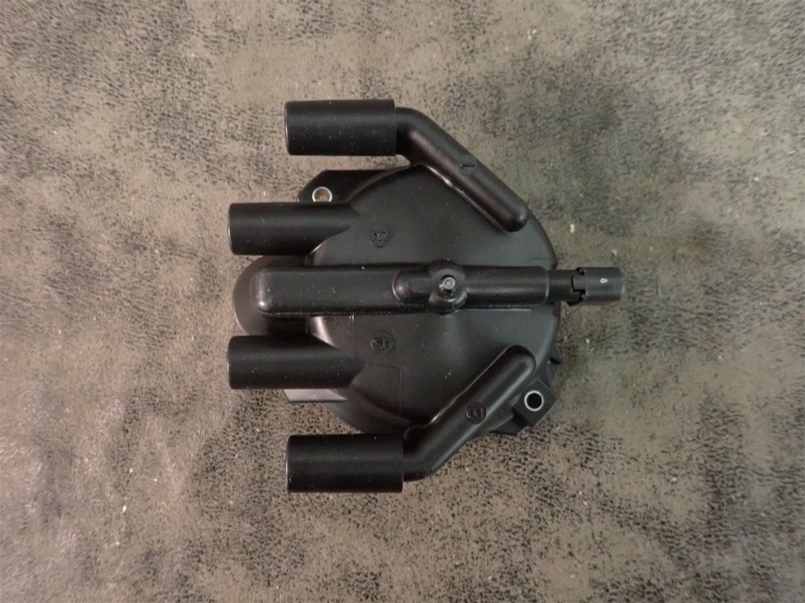 NEW WVE 5D1233 Distributor Cap (G218)