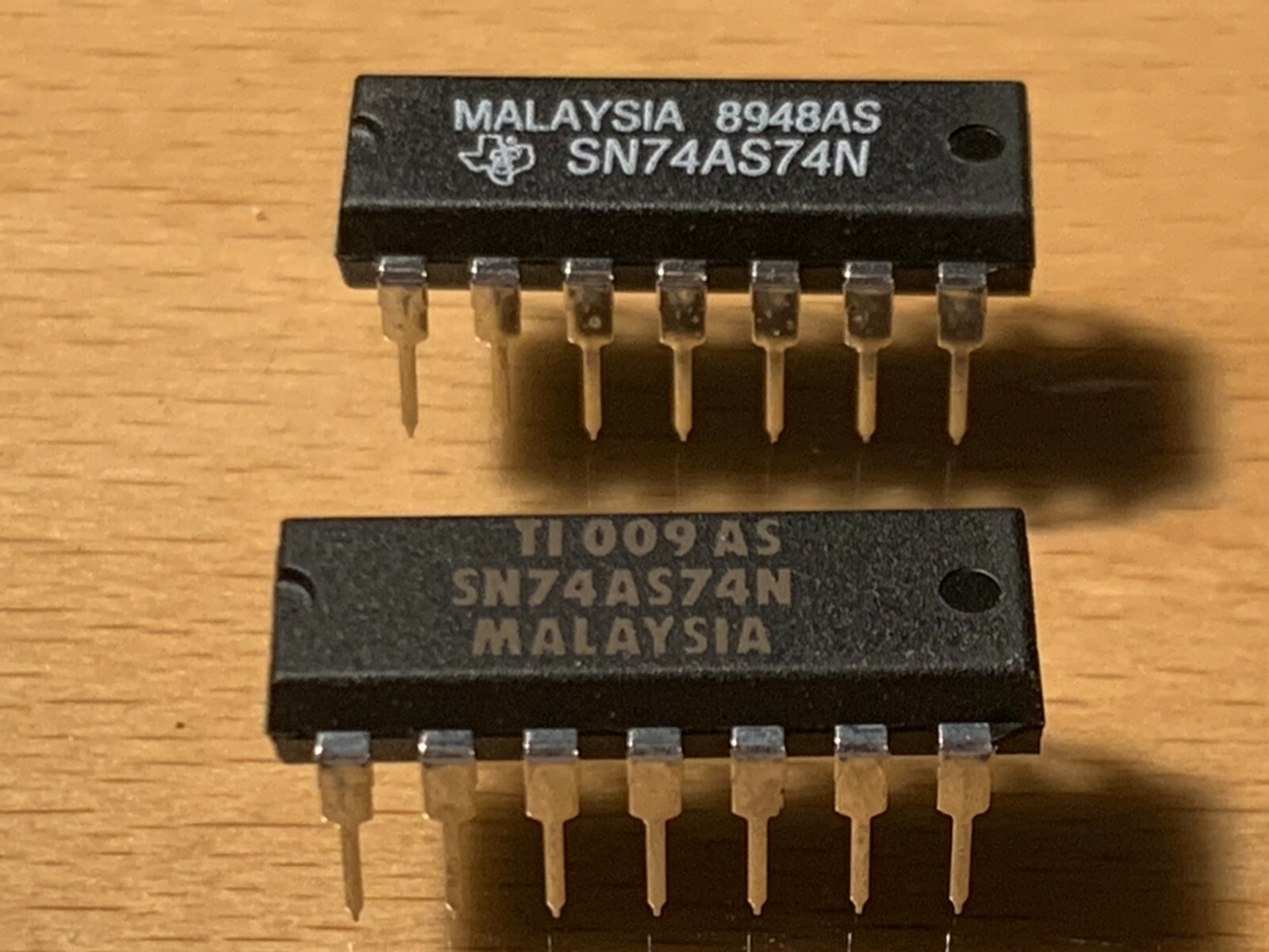 SN74AS74N TI D Flip-Flop 2-Func TTL, PDIP14.