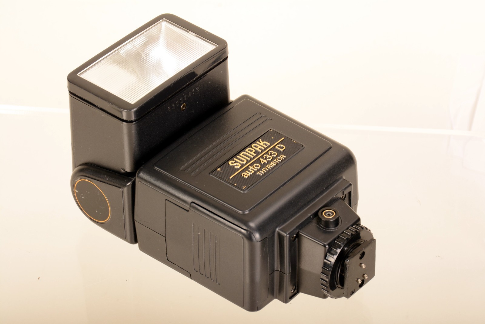 Sunpak Auto 433D For Canon  F-1, AE-1, A-1, AV-1, T-50, T-70 etc.  Tested. 416