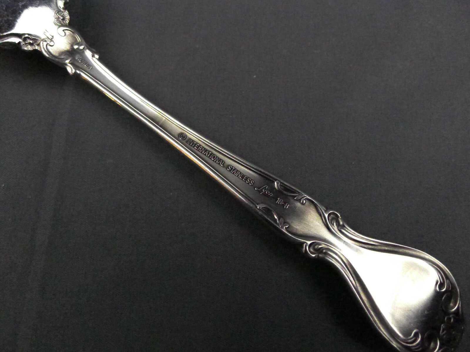 1 x Lyon Queen's Fancy Stainless Cold Meat Fork 9"
