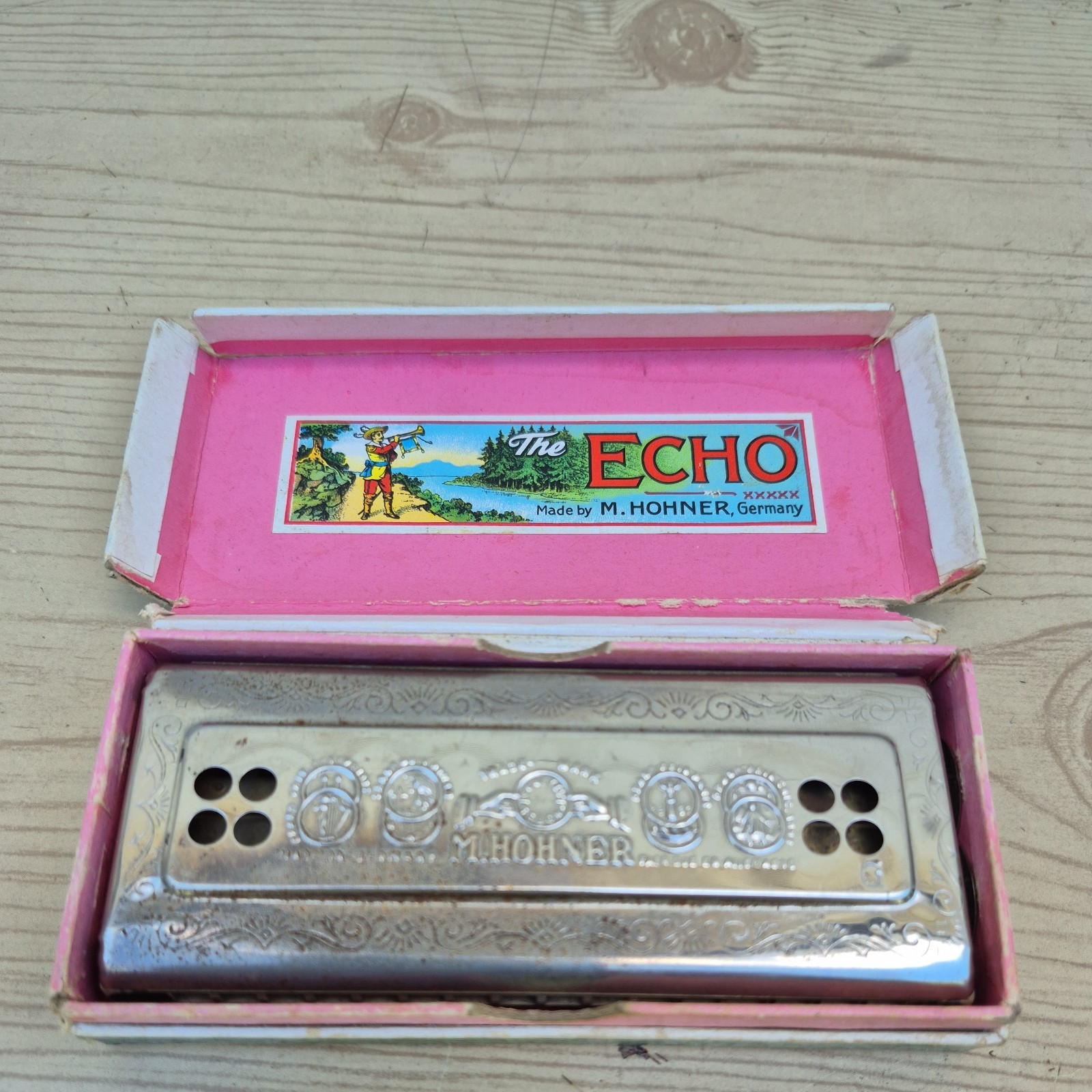 M. Hohner "The Echo Harp" Made in Germany Original Box Bell Metal Reeds