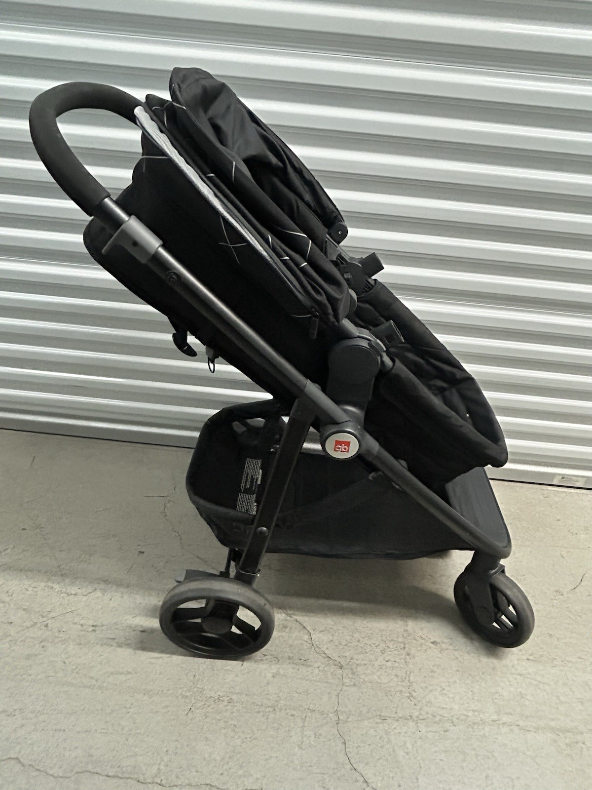 gb LYFE Stroller – Black