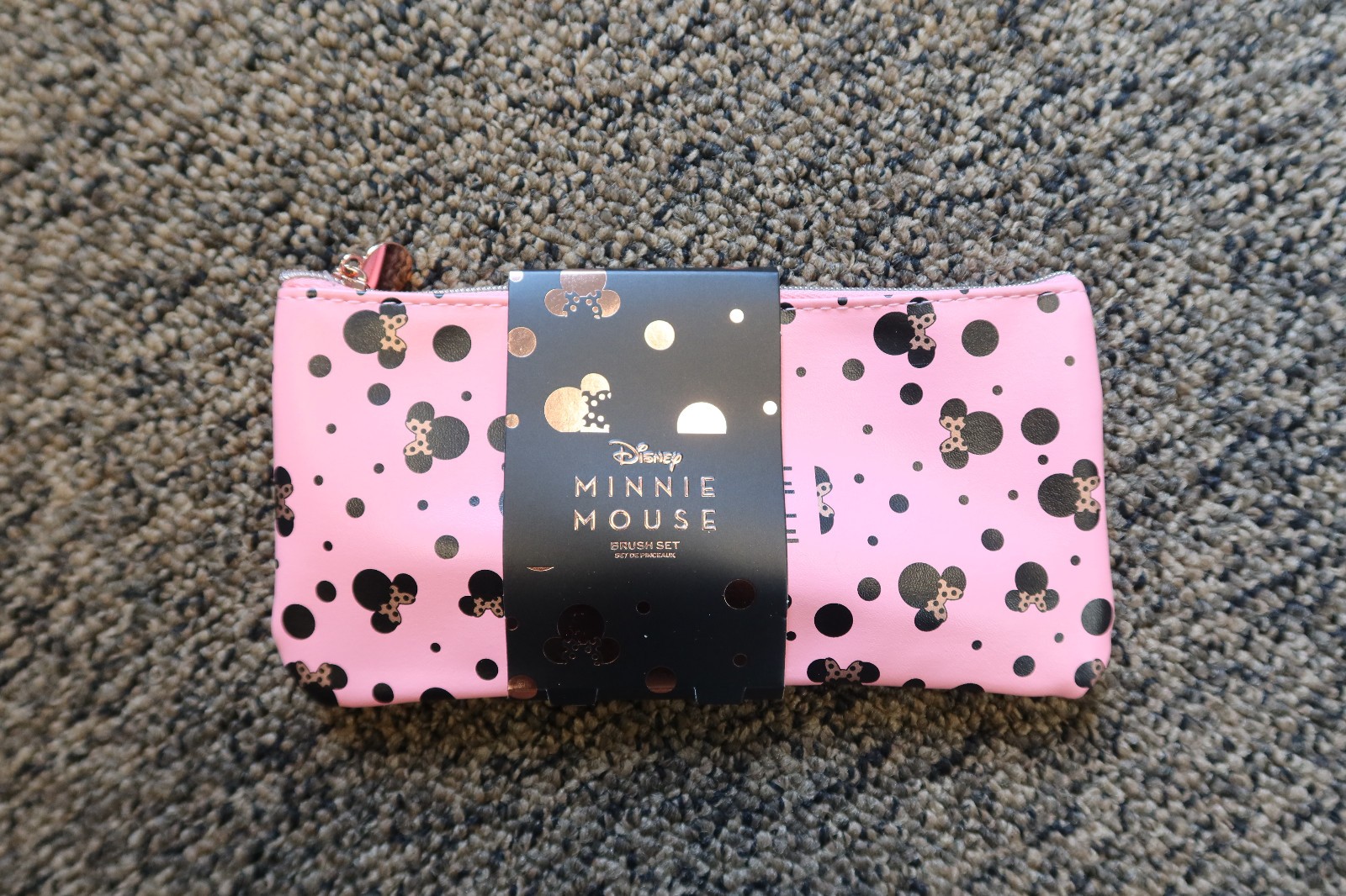 New Revolution Disney Minnie Mouse Brush Set with Pink Travel Bag