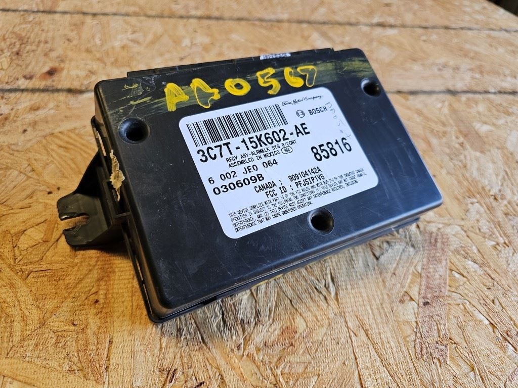 USED 2003 FORD F250 THEFT CONTROL MODULE 3C7T15K602AE Behind Radio Ship AS IS