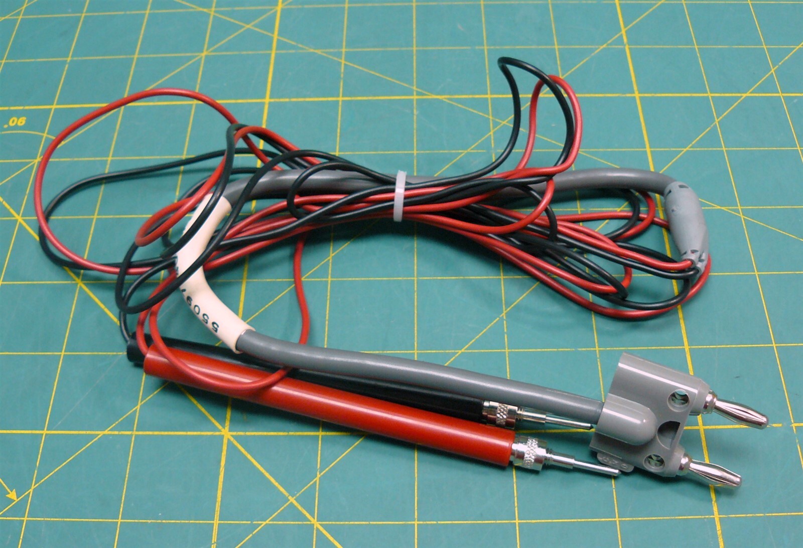 Pomona 403871 Test Leads w/ 8 Foot Copper Wire - 1000 V MAX 20 AWG