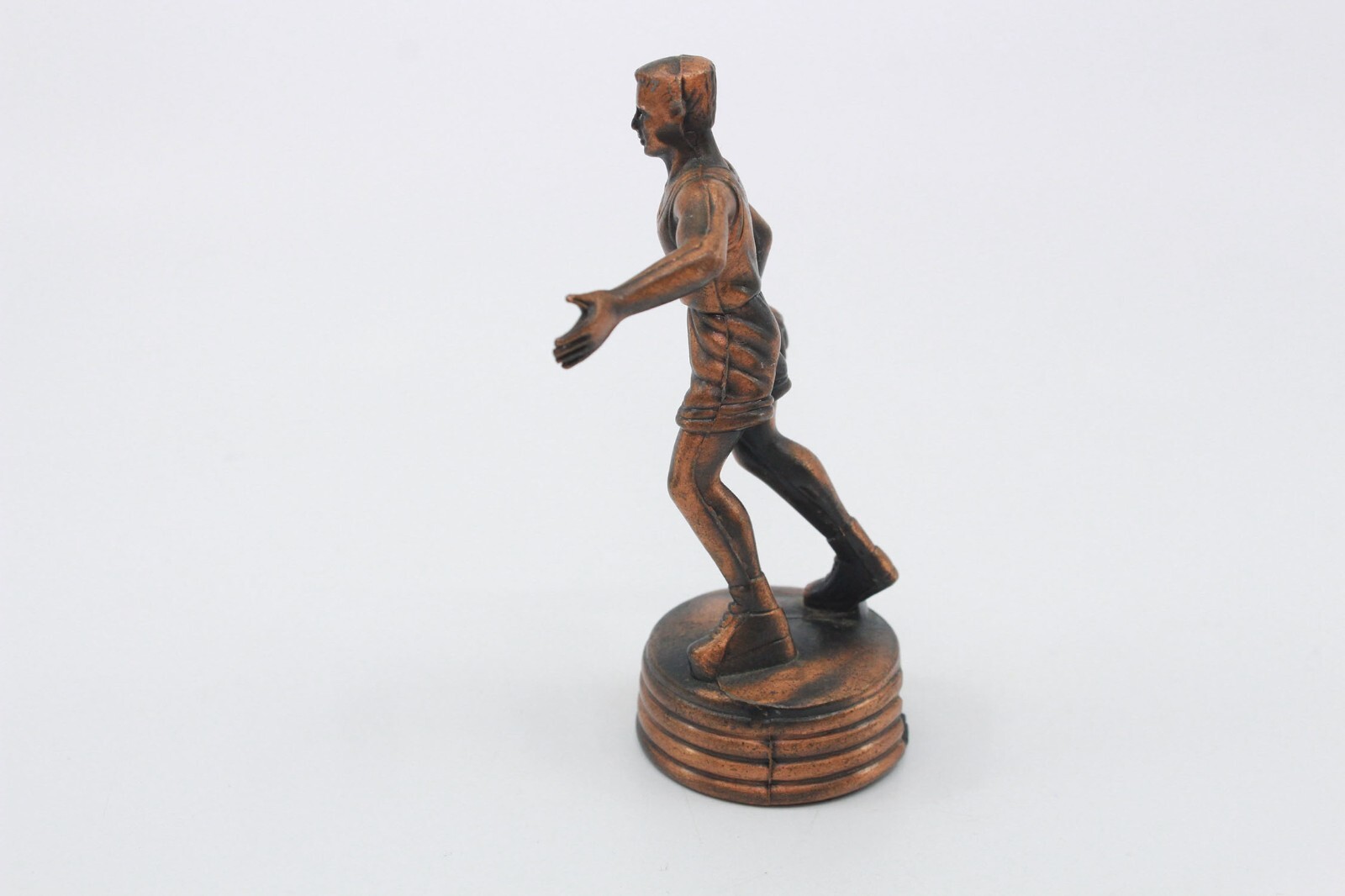 BASKETBALL PLAYER Metal Die Cast Pencil Sharpener Figurine