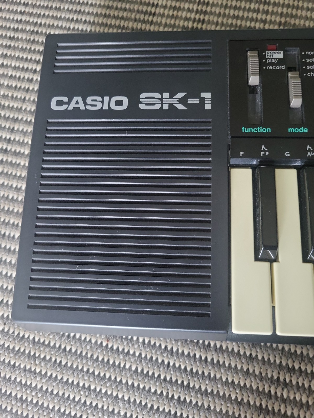 Casio SK-1 Vintage 32 Key Lo-Fi Sampling Electronic Keyboard Synthesizer Tested