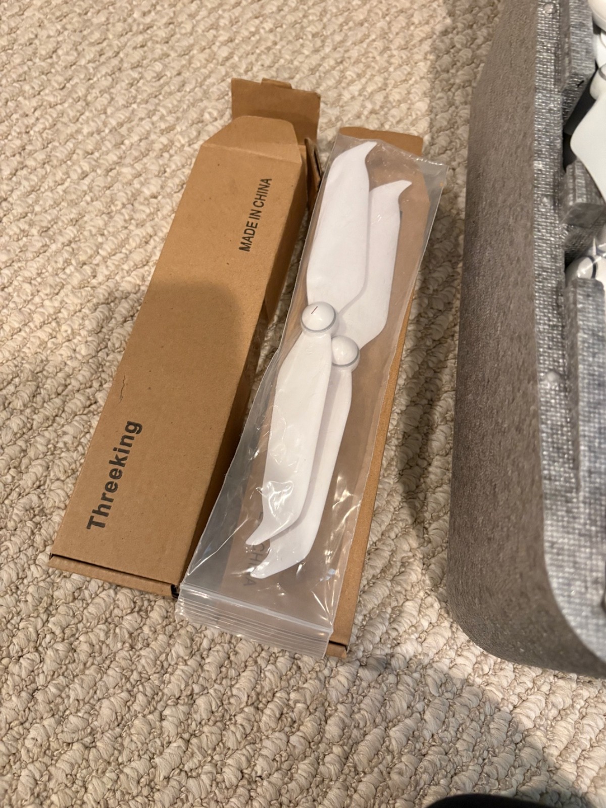 DJI Phantom 4 w/Charger, x2 Set Blades, Controller, Hardcase, Cords, and Battery
