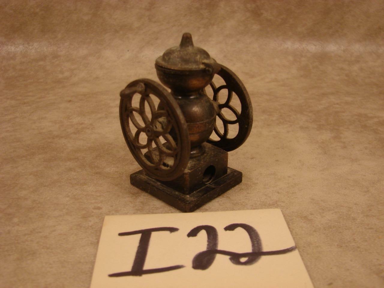 I22 VINTAGE PENCIL SHARPENER MINIATURE COFFEE GRINDER