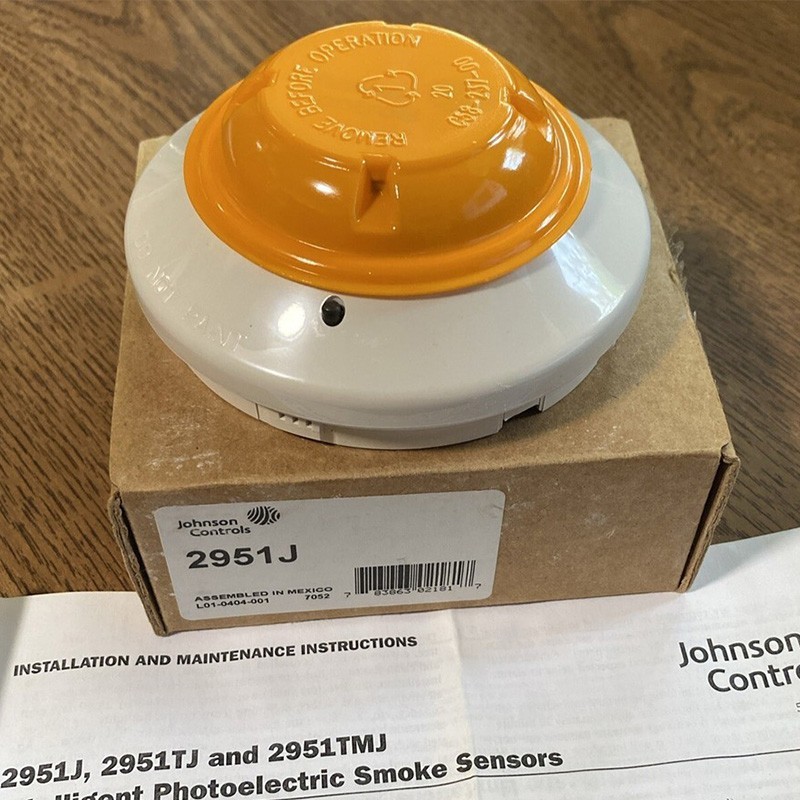 JOHNSON CONTROLS 2951J PHOTOELECTRIC SMOKE DETECTOR "IVORY" 2951J- NEW