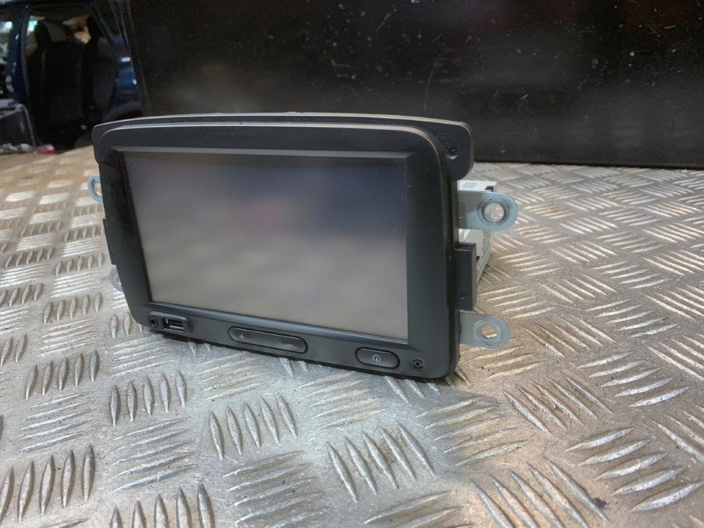13-20 RENAULT CAPTUR MULTIFUNCTION HEAD UNIT/SCREEN DISPLAY WITH CODE 281156764R
