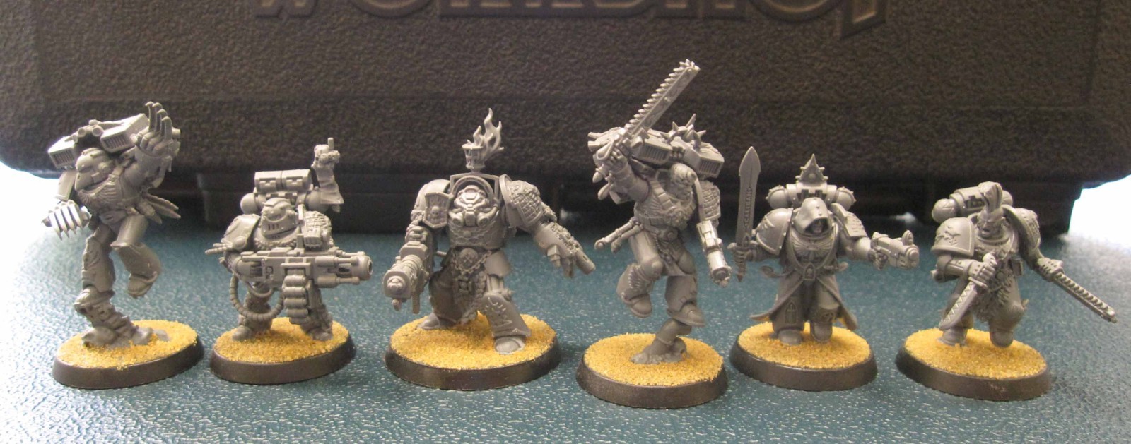Space Marines Deathwatch Overkill Kill team 40K unpainted plastic.