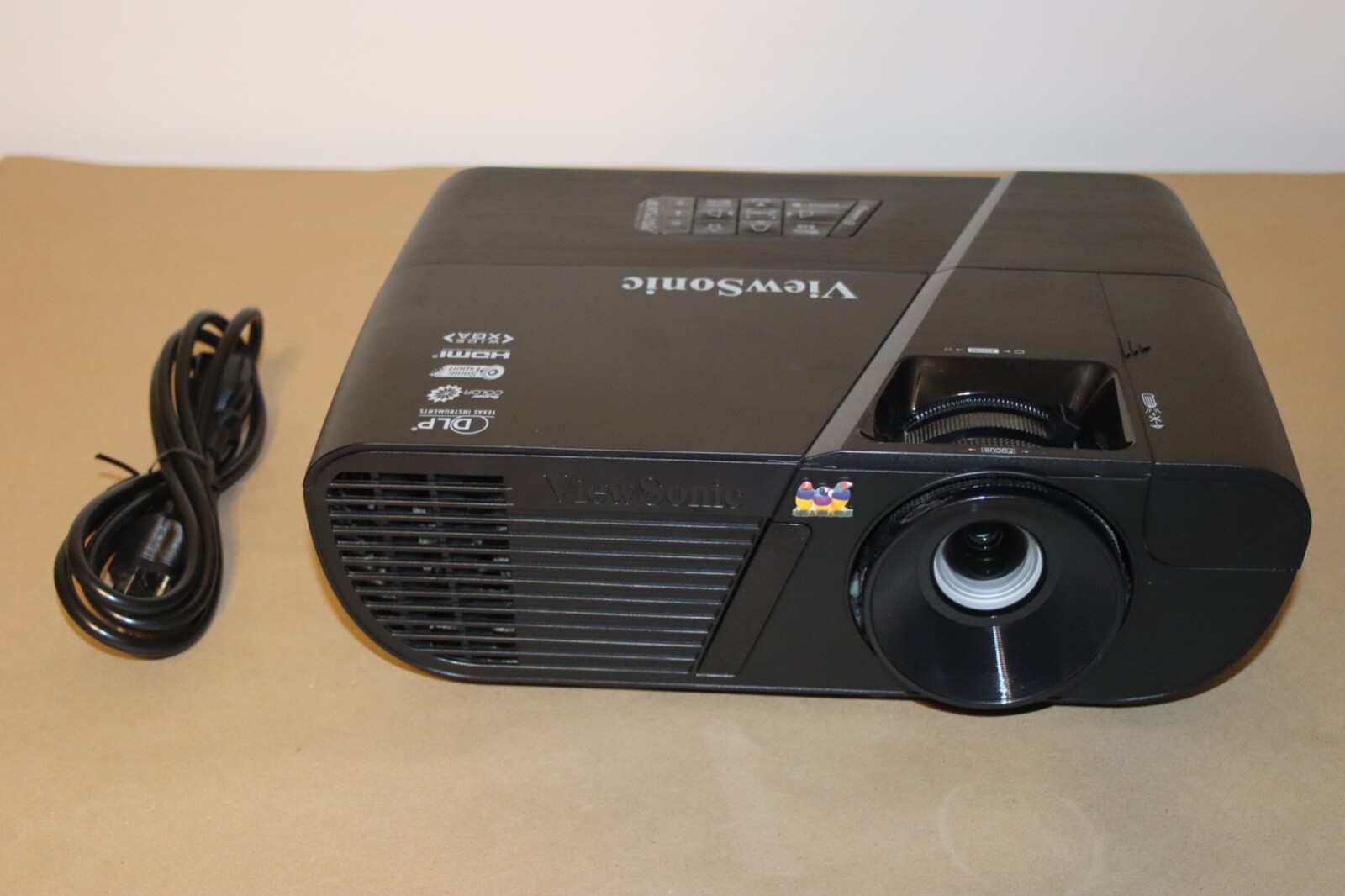 ViewSonic PJD7526W 4000 Lumens WXGA HDMI DLP  Projector.3228-3548 of Hours  used