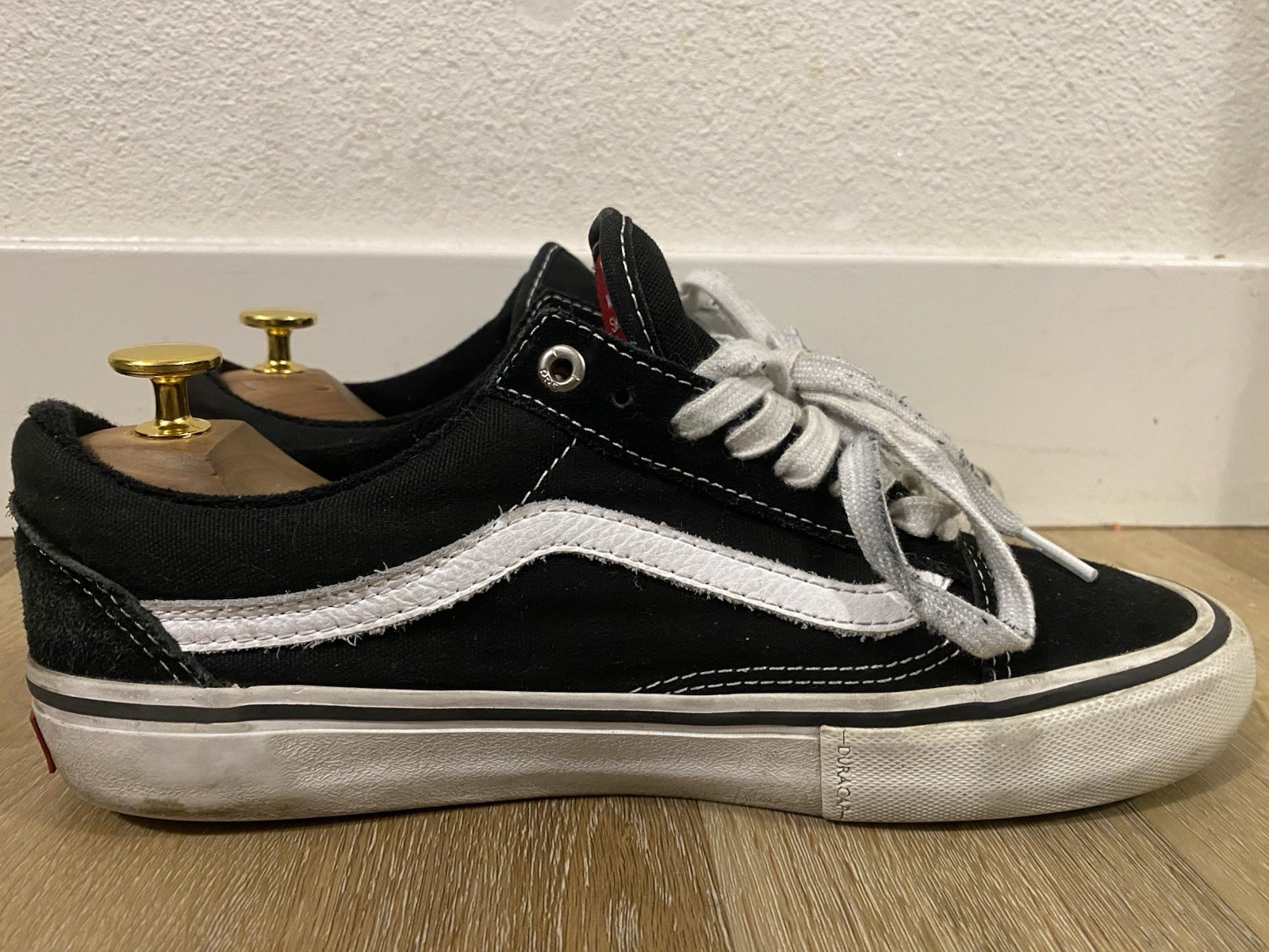 Vans Black Low Top Skateboarding Shoes Men's US 9 D Medium Width