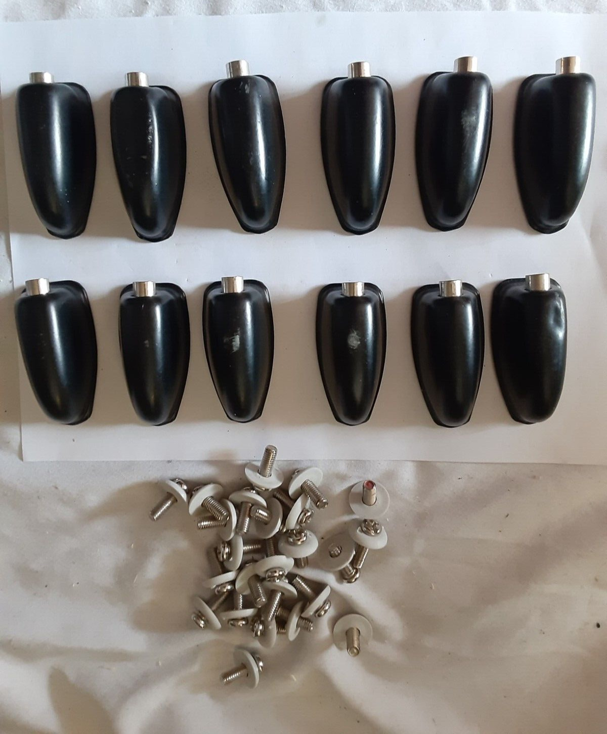 Lot of 12x Black Tom LUGS w/mount screws, HUNTINGTON, used, wear *M6