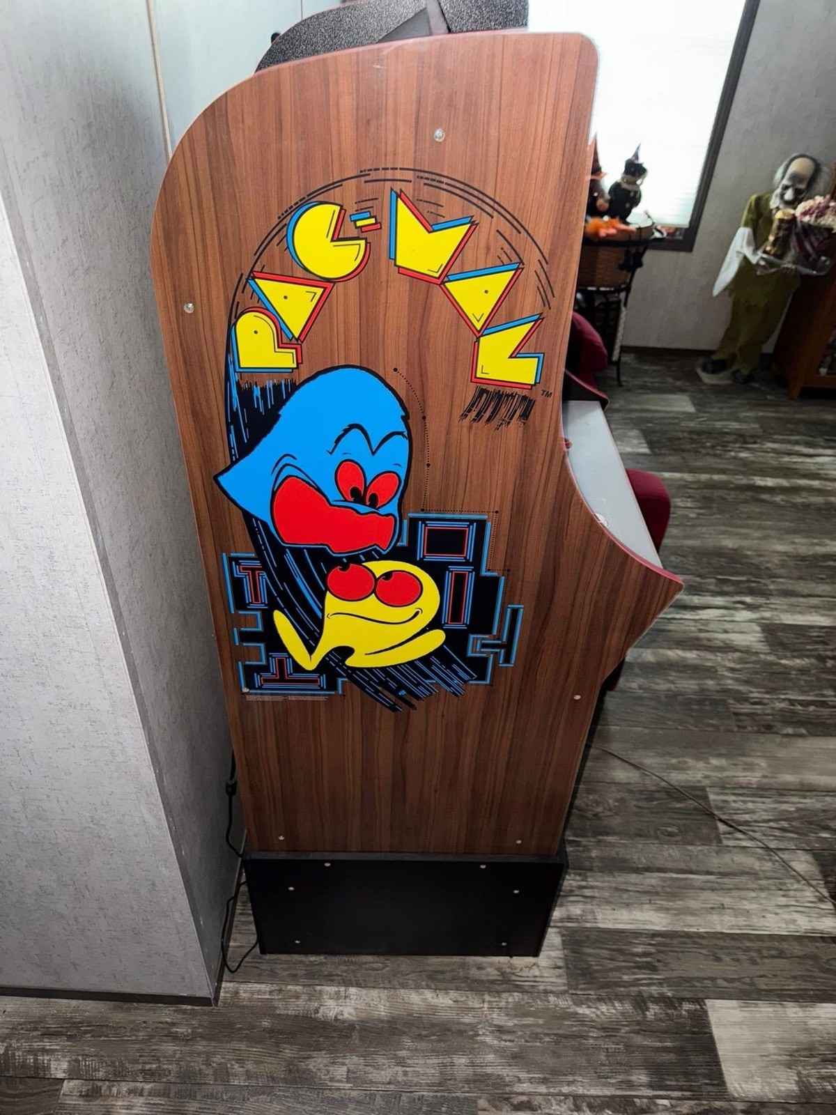 40th Anniversary pac-man machine (LIMITED EDITION) NEW CONDITION W RISER