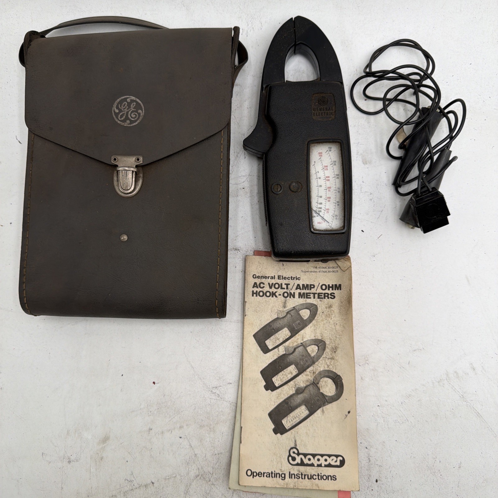 Vintage GE Voltmeter Meter Snapper 942D