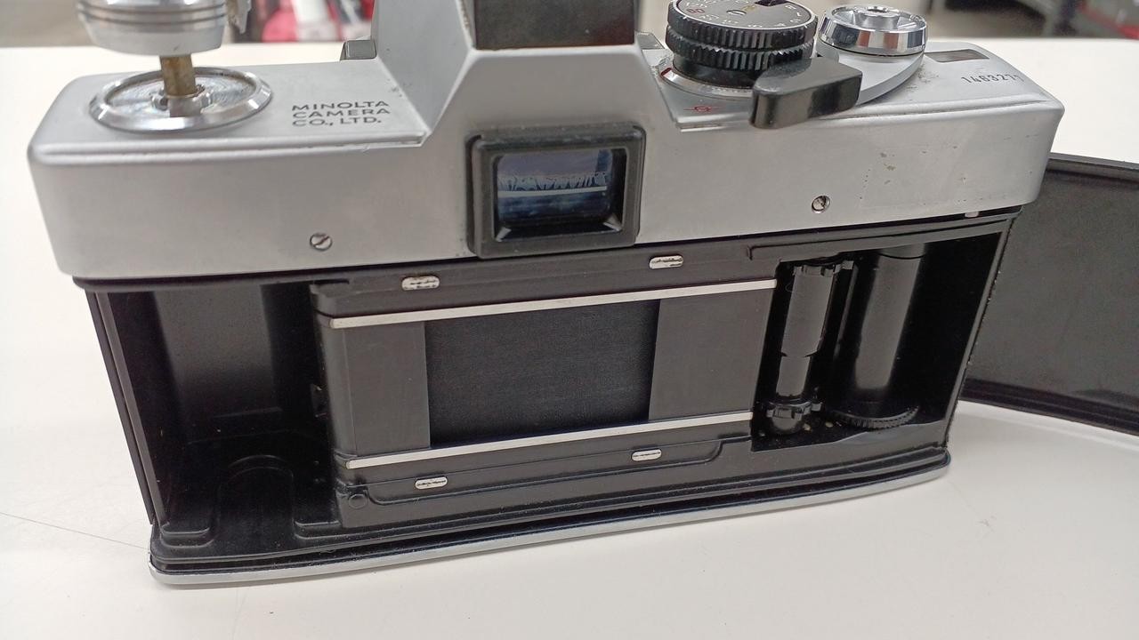 MINOLTA SRT101 SLR camera