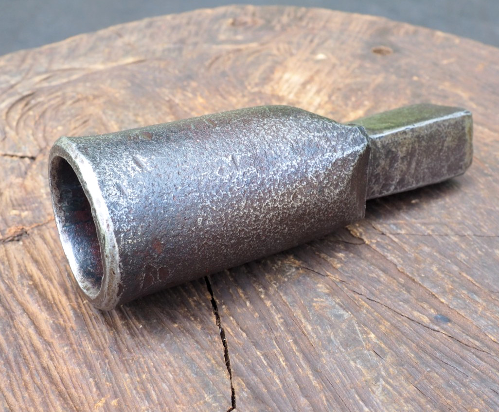 TALL BLACKSMITH "FORMING" RING TINSMITH STAKE HARDY ANVIL IRON WORKER SCROLLING