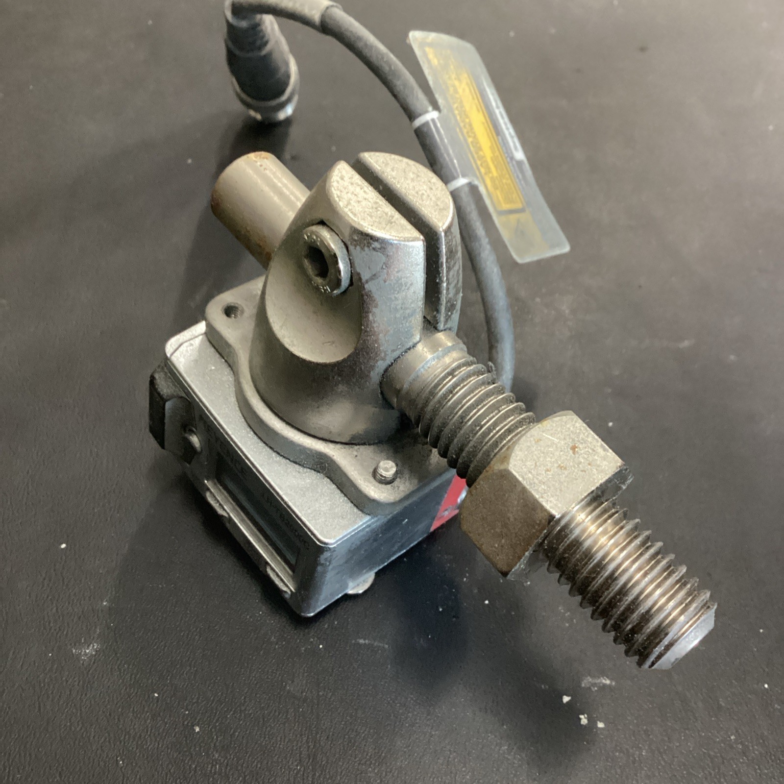 Keyence LR-TB2000C Laser Proximity Sensor 2 Meter 20-30VDC (USED)
