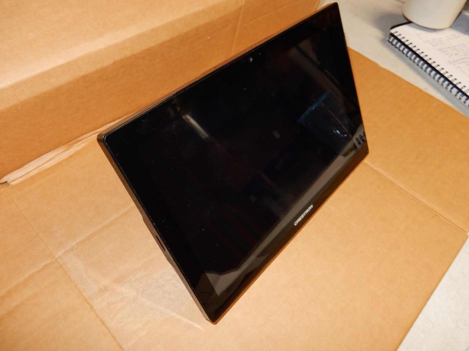 Crestron TSW-1060-B-S - 10.1" Touch Screen - (Black)