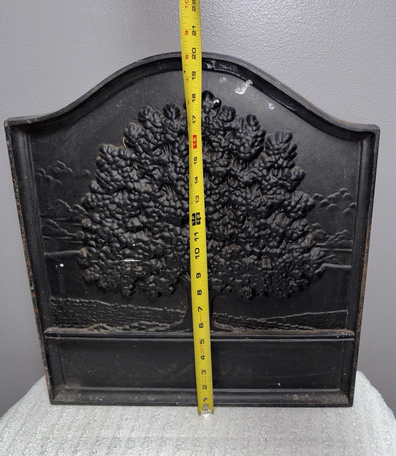 Pennsylvania Firebacks Cast Iron Oak Tree Fireback-20” X 18” - 40 Pounds