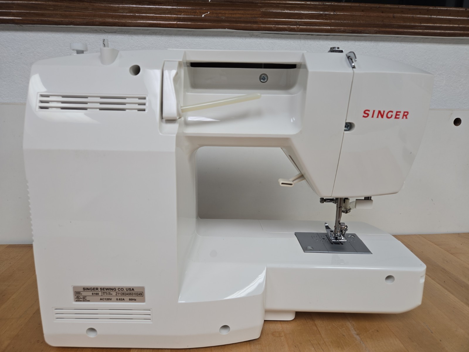 Singer 6160 Computerized 60 Stitch Sewing Machine