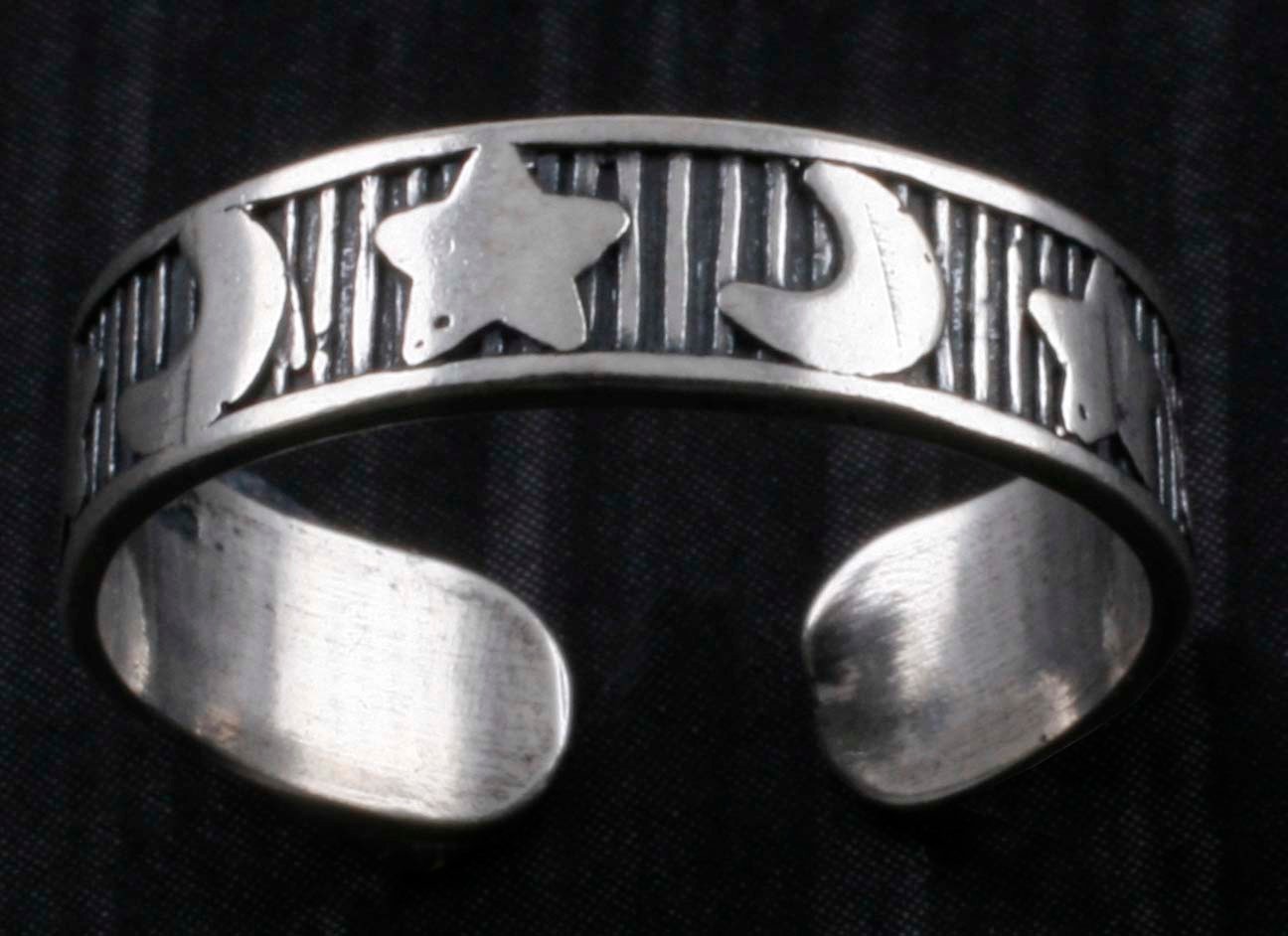 925 Sterling Silver Oxidized Adjustable Moon and Stars Toe Ring Oxidized