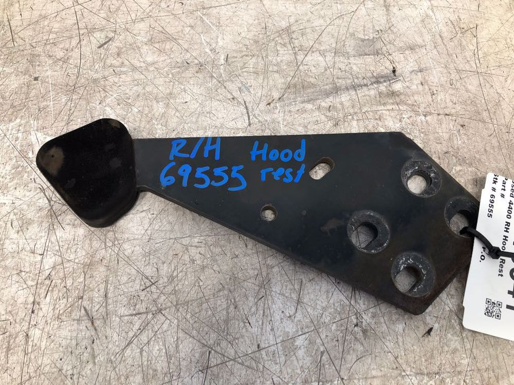 2010 International 4400 Hood Rest (638-10341)