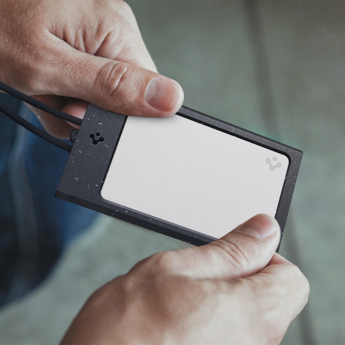 Spigen Life Universal Mag Slide 2-Card Secure ID Badge Holder