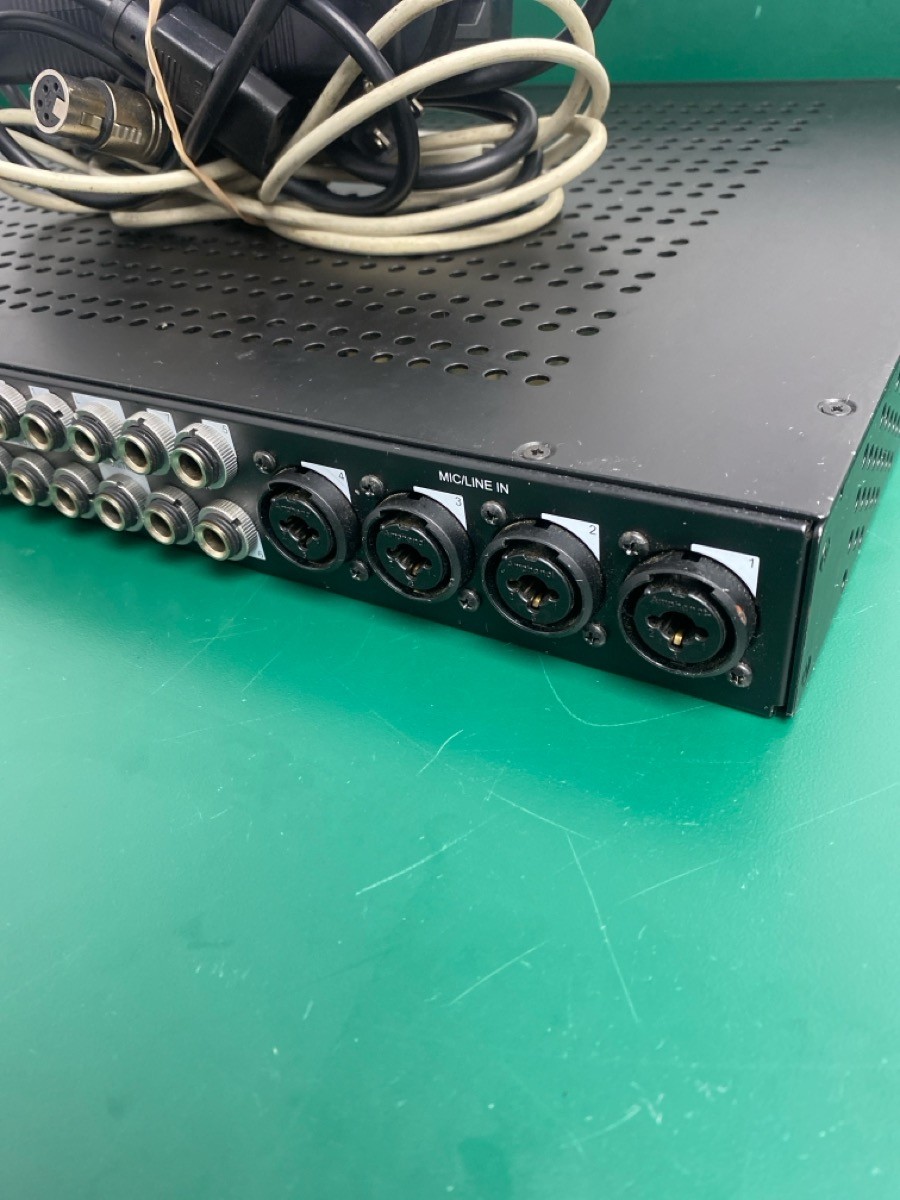 Universal Audio Apollo 8p Audio Interface, Black, Thunderbolt 2 (EZ5002483)