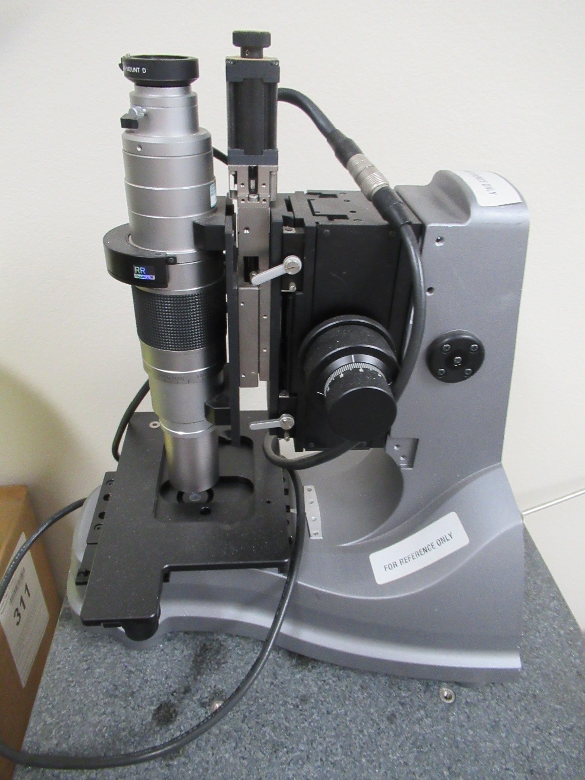 FOR PARTS KEYENCE JAPAN MICROSCOPE LENS VH-Z500R PLUS STAND VHS5 AS PICTURED ENT