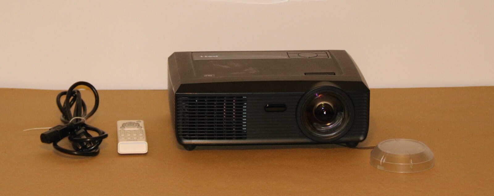 Dell S300wi 2200 Lumens 1280X800 DLP Short-Throw HDMI Projector .New OEM Lamp