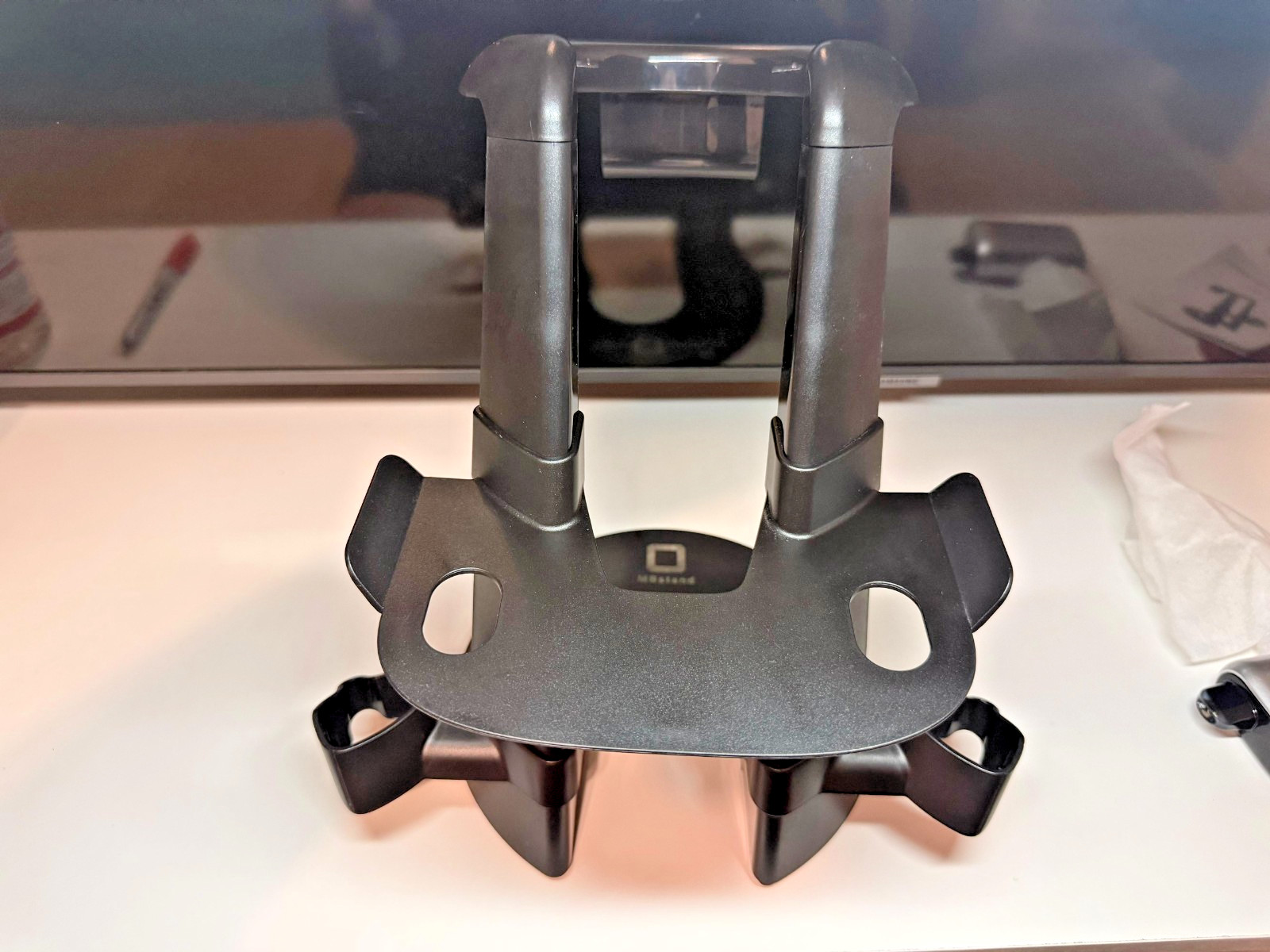 Universal VR Headset Stand – Open Box
