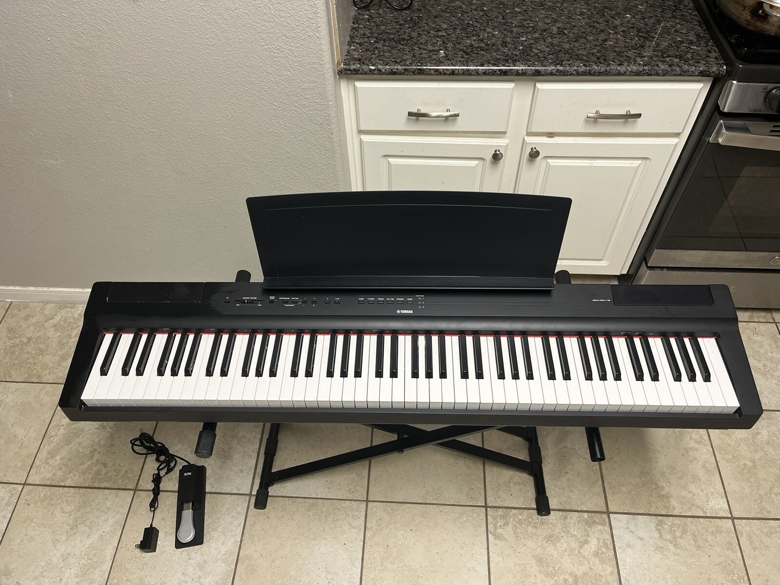 Yamaha P71 88-Key Digital Piano - Black  With Stand