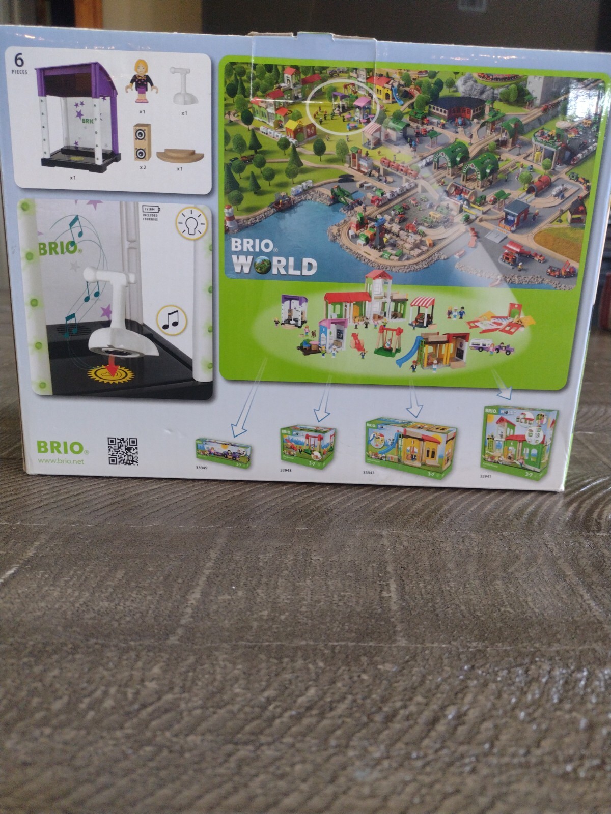 BRIO Singing Stage